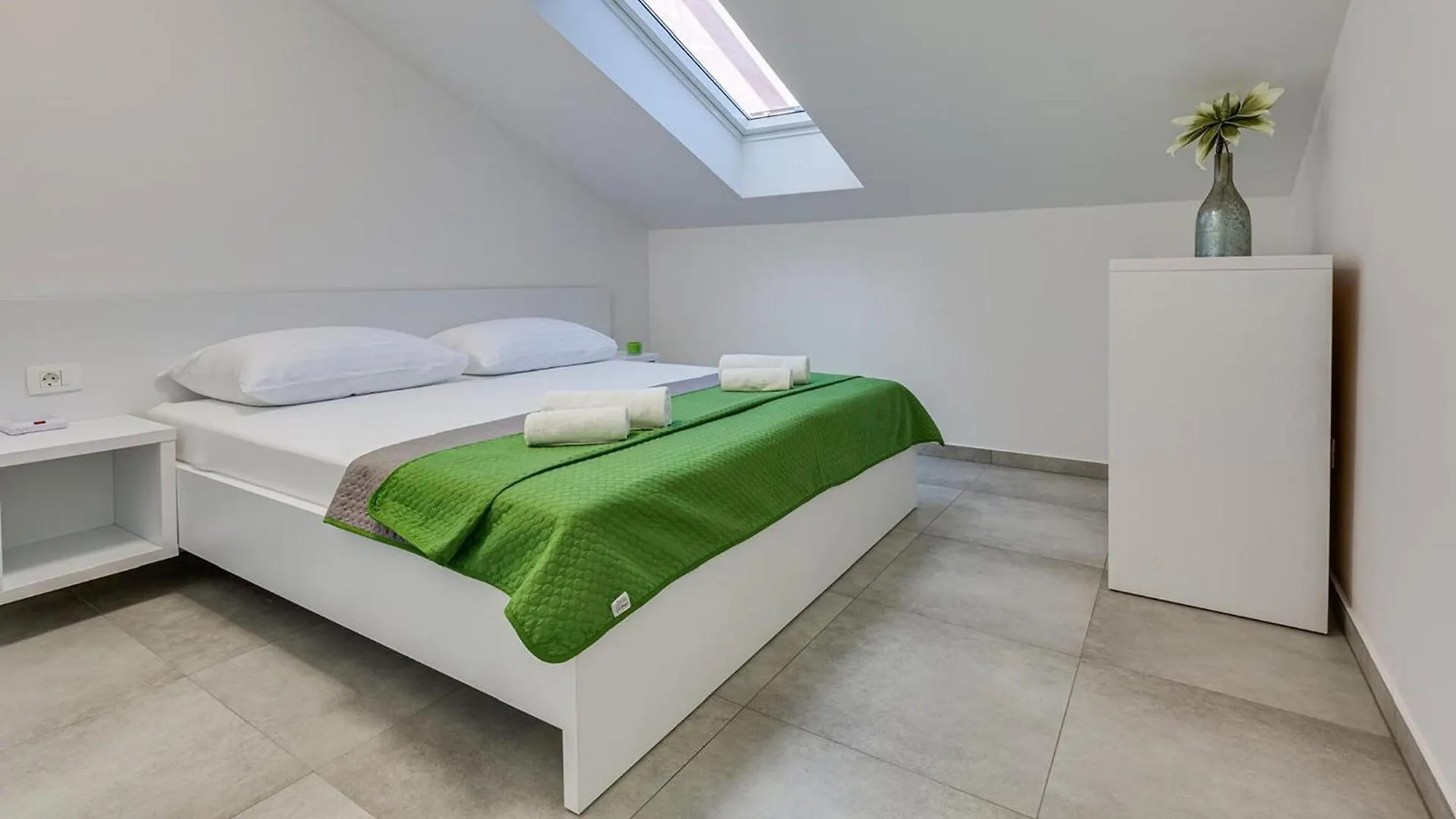 Awesome Apartment In Starigrad With Wifi 0*, スタリグラード