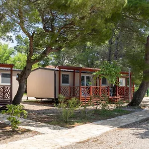 Üdülőpark Paklenica, Starigrad-Paklenica